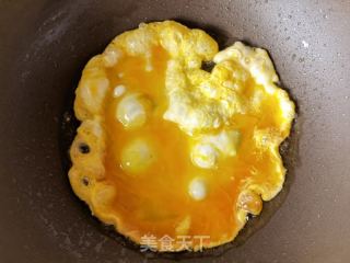 虫草花辣椒炒鸡蛋的做法步骤：5