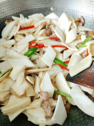 杏鲍菇炒肉的做法步骤：8