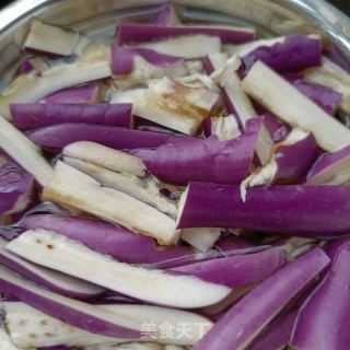 豆角土豆炒茄子的做法步骤：3
