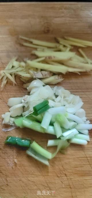 酱炒竹肠的做法步骤：3