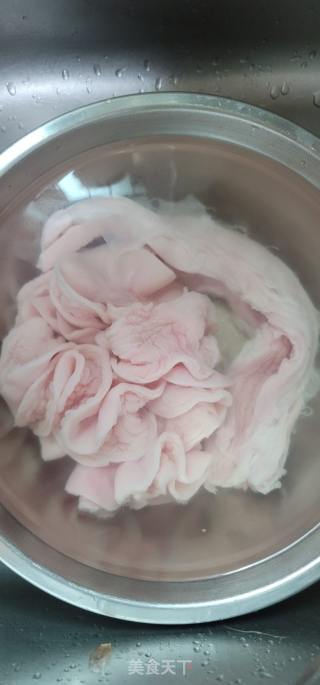 爆炒生肠的做法步骤：1