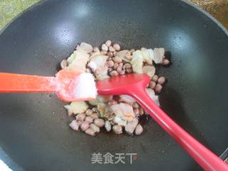 花生米回锅五花肉的做法步骤：7