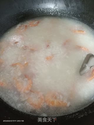 车螺鲜虾粥的做法步骤：4