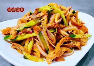圆葱黄瓜凉拌鸡丝的做法步骤：8