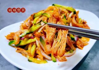 圆葱黄瓜凉拌鸡丝的做法步骤：10