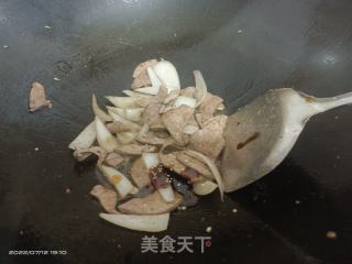 洋葱炒猪肝的做法步骤：3