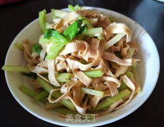 芹菜炒千张的做法步骤：7