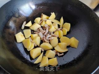 五花肉茄子烧土豆的做法步骤：6