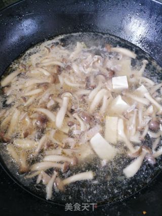 蟹味菇豆腐汤的做法步骤：5