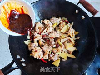家常土豆炖鸡块的做法步骤：5