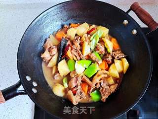 家常土豆炖鸡块的做法步骤：9