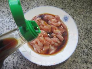 鸡腿肉炒木耳菜的做法步骤：4