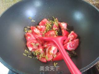 咸菜番茄汤的做法步骤：4