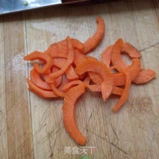 肉沫炒苦瓜的做法步骤：1