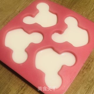 牛奶刨冰的做法步骤：1