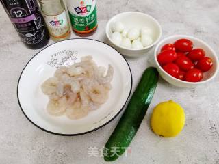 刘畊宏女孩减脂必吃美食/蔬果虾球沙拉的做法步骤：1