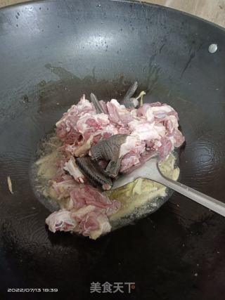竹笋焖鸭的做法步骤：5