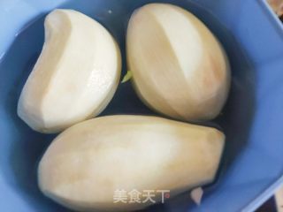 蒜泥芝麻酱拌茄子的做法步骤：1