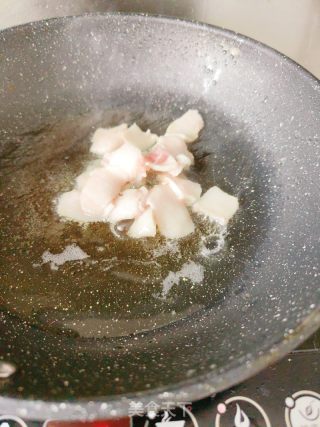 金针菇炒肉片的做法步骤：3