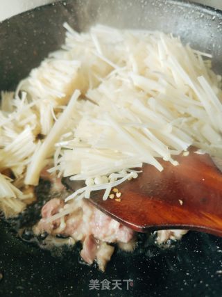 金针菇炒肉片的做法步骤：6