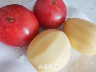 番茄土豆炒毛豆米的做法步骤：1