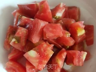 番茄土豆炒毛豆米的做法步骤：3