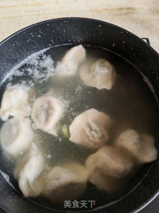 清红汤水饺的做法步骤：4