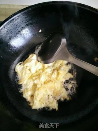 虾仁炒米粉的做法步骤：3