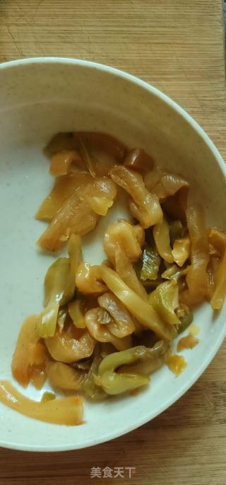 榨菜炒鸡蛋的做法步骤：3