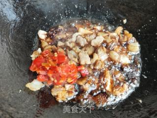 剁椒肉片炒豇豆的做法步骤：9