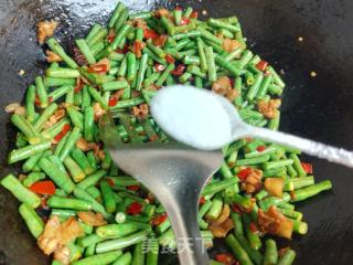 剁椒肉片炒豇豆的做法步骤：12