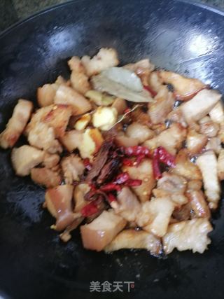 五花肉烧腐竹的做法步骤：6