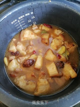 五花肉烧腐竹的做法步骤：9