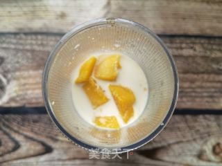 香蕉芒果燕麦奶昔的做法步骤：6