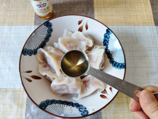 凉拌饺子的做法步骤：8