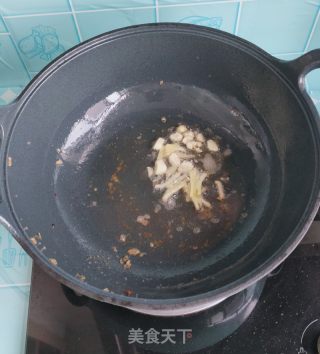 猪油渣炒包菜的做法步骤：5