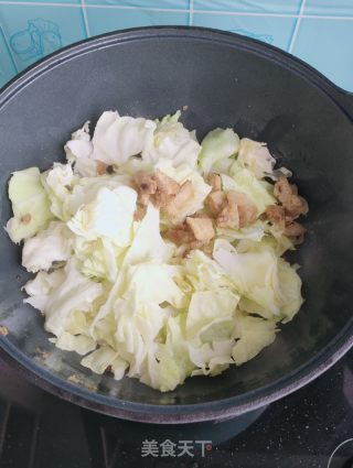 猪油渣炒包菜的做法步骤：6