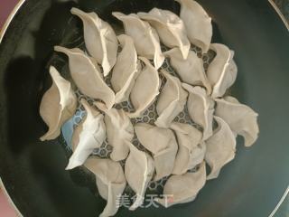 煎饺的做法步骤：3