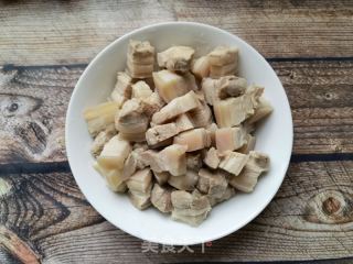 红烧肉炖土豆豆腐串的做法步骤：4
