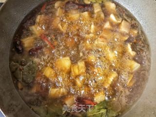 红烧肉炖土豆豆腐串的做法步骤：13