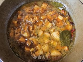 红烧肉炖土豆豆腐串的做法步骤：14