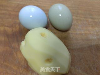 土豆饼的做法步骤：1