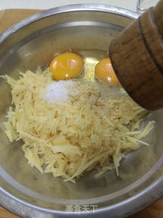 土豆饼的做法步骤：3