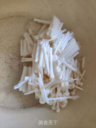 西红柿牛肉汤的做法步骤：2