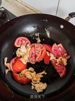 番茄煎蛋汤的做法步骤：5