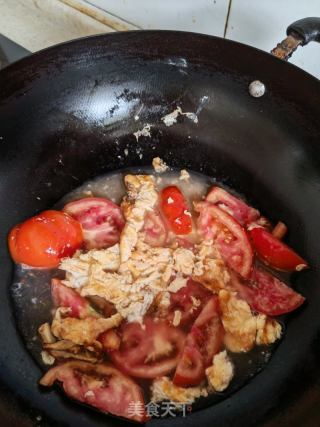 番茄煎蛋汤的做法步骤：6