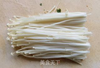金针菇菠菜拌煎蛋的做法步骤：2