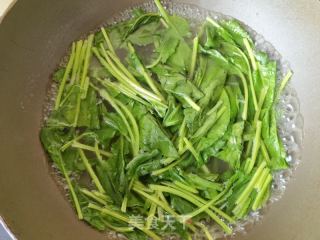 金针菇菠菜拌煎蛋的做法步骤：3