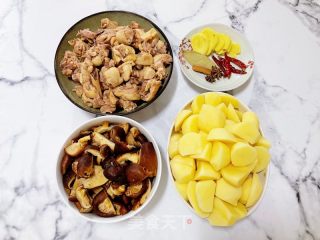 ????软糯鲜美✅香菇土豆炖鸡块‼️香喷喷超下饭的做法步骤：1