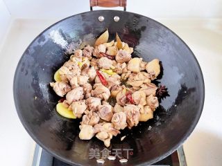 ????软糯鲜美✅香菇土豆炖鸡块‼️香喷喷超下饭的做法步骤：3